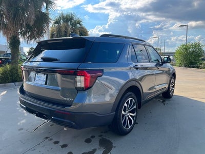 2025 Ford Explorer ST-Line
