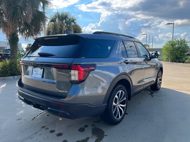 2025 Ford Explorer ST-Line