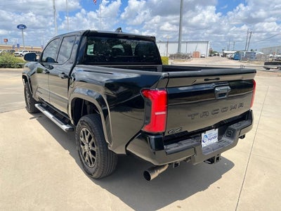 2025 Toyota Tacoma 4WD SR5