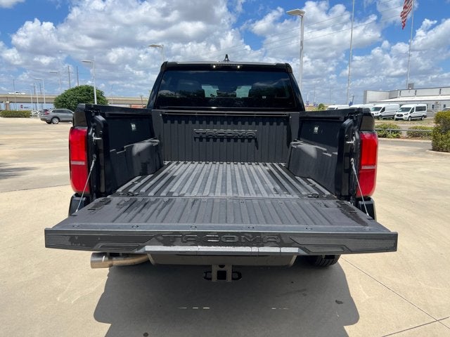2025 Toyota Tacoma 4WD SR5
