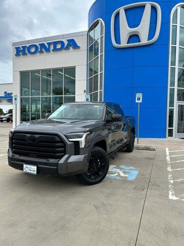 2024 Toyota Tundra 4WD SR5